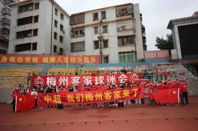 你送给对面点球，你应得的。